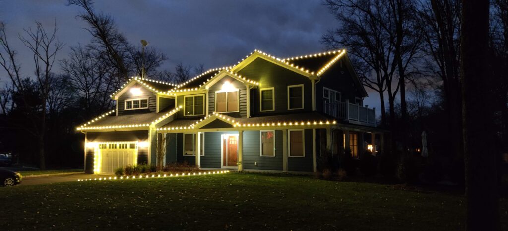 house Christmas lighting